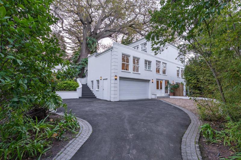 5 Bedroom Property for Sale in Constantia Western Cape
